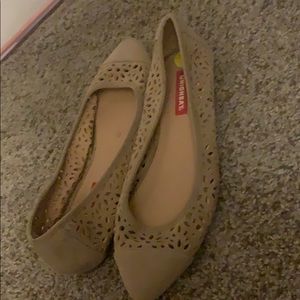 Selling shoes because they don’t fit